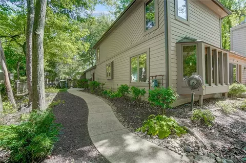 Exterior - 1122 Green Tree Dr, Dayton, OH 45429 photo 21 of 28