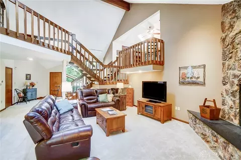 Living - 1122 Green Tree Dr, Dayton, OH 45429 photo 3 of 5