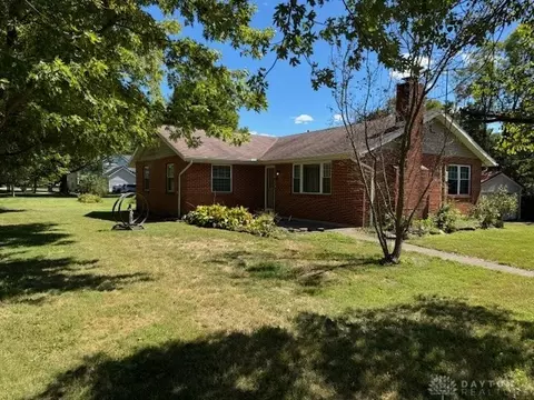 251 S Main St, Fayetteville, OH 45118
