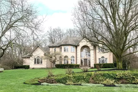 6880 Sovereign Ct, Dayton, OH 45414