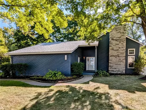 1933 Sugarwood Cir, Bellbrook, OH 45305