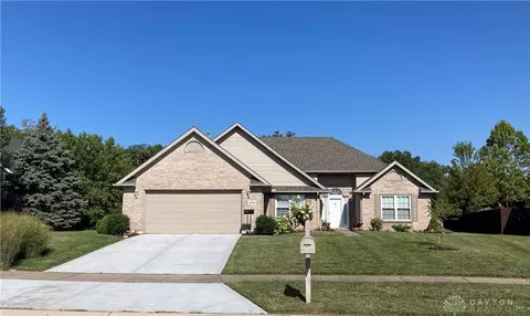 445 Sharon Ct, Middletown, OH 45042