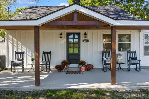 211 S New Jasper Station Rd, Xenia, OH 45385