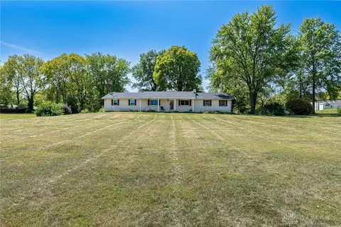 1833 W Pekin Rd, Lebanon, OH 45036