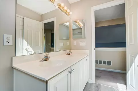 Bath - 380 Thomas Dr, Springboro, OH 45066 photo 8 of 11