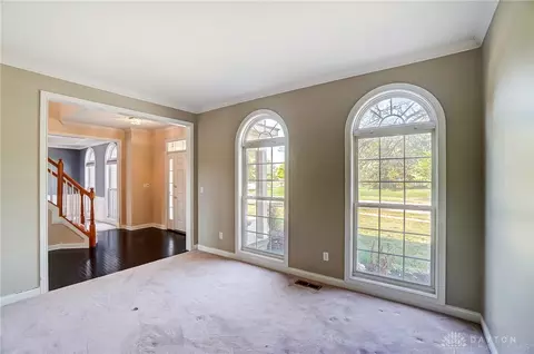 Living - 380 Thomas Dr, Springboro, OH 45066 photo 7 of 8