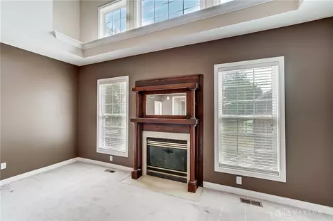 Living - 380 Thomas Dr, Springboro, OH 45066 photo 3 of 8