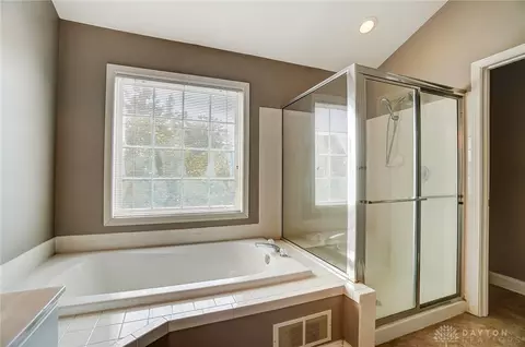 Bath - 380 Thomas Dr, Springboro, OH 45066 photo 5 of 11