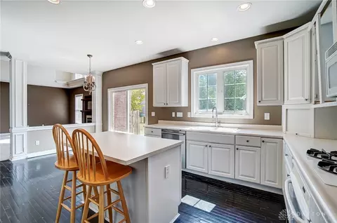 Kitchen - 380 Thomas Dr, Springboro, OH 45066 photo 6 of 7