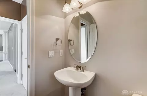 Bath - 380 Thomas Dr, Springboro, OH 45066 photo 2 of 11