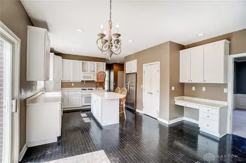 Kitchen - 380 Thomas Dr, Springboro, OH 45066 photo 2 of 7