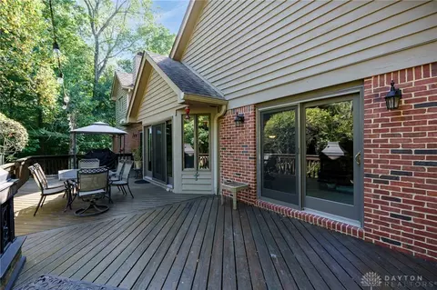 Exterior - 1087 Highpoint Dr, Springboro, OH 45066 photo 7 of 16