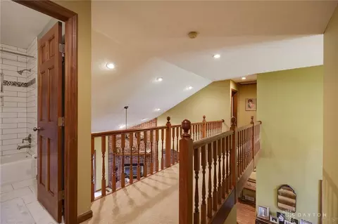 Entry Way - 1087 Highpoint Dr, Springboro, OH 45066 photo 4 of 4