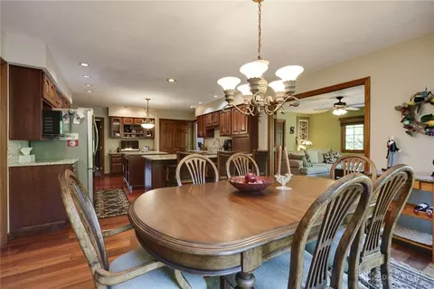 Dining - 1087 Highpoint Dr, Springboro, OH 45066 photo 3 of 3