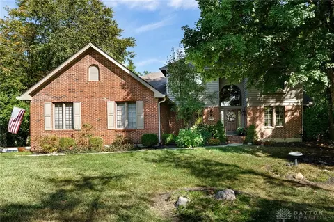 Exterior - 1087 Highpoint Dr, Springboro, OH 45066 photo 2 of 16