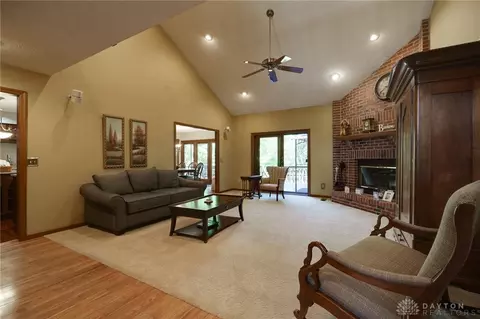 Living - 1087 Highpoint Dr, Springboro, OH 45066 photo 1 of 5