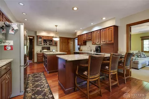 Kitchen - 1087 Highpoint Dr, Springboro, OH 45066 photo 1 of 9