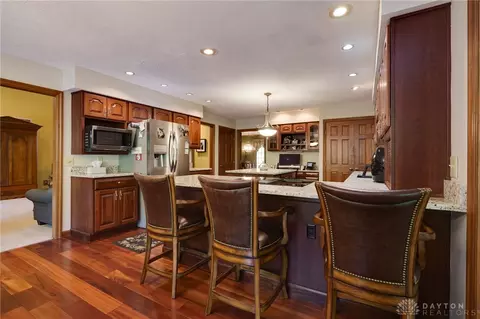 Kitchen - 1087 Highpoint Dr, Springboro, OH 45066 photo 2 of 9