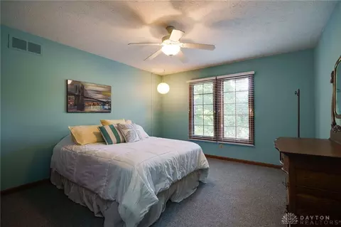 Bedroom - 1087 Highpoint Dr, Springboro, OH 45066 photo 2 of 5