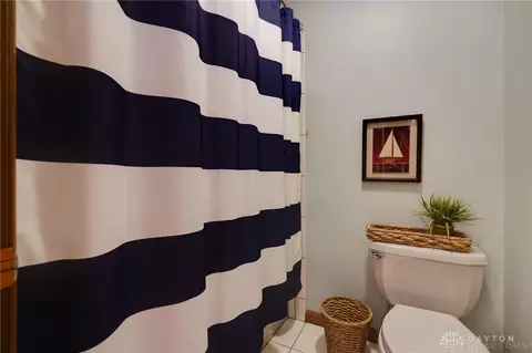 Bath - 1087 Highpoint Dr, Springboro, OH 45066 photo 7 of 8