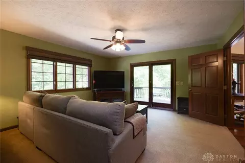 Living - 1087 Highpoint Dr, Springboro, OH 45066 photo 5 of 5