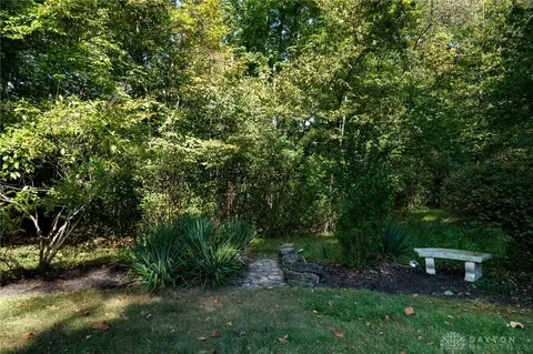 Exterior - 1087 Highpoint Dr, Springboro, OH 45066 photo 12 of 16