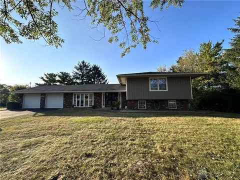 4100 Dayton Springfield Rd, Springfield, OH 45502 photo 2