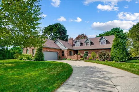 9497 Ash Hollow Ln, Dayton, OH 45458