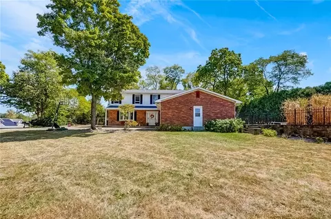 2002 Belvo Rd, Miamisburg, OH 45342