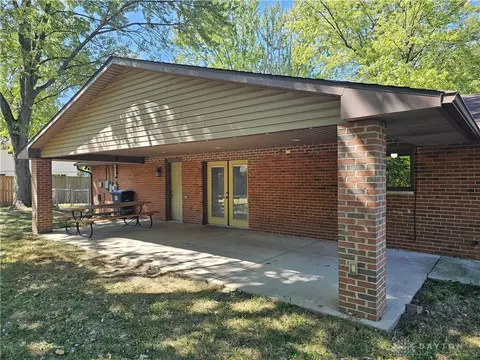Exterior - 5070 Glenmina Dr, Dayton, OH 45440 photo 5 of 9