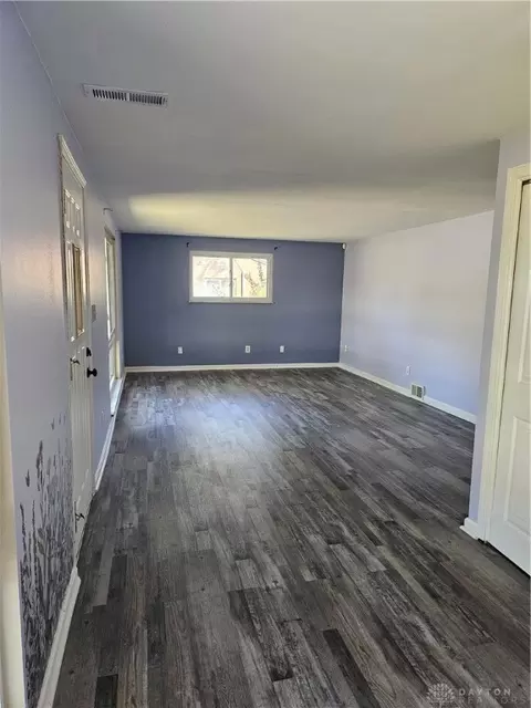 Living - 5070 Glenmina Dr, Dayton, OH 45440 photo 2 of 4