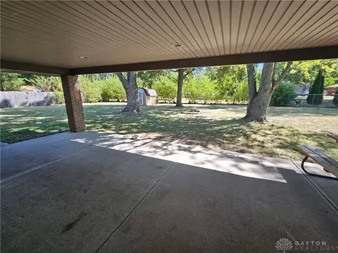 Exterior - 5070 Glenmina Dr, Dayton, OH 45440 photo 4 of 9