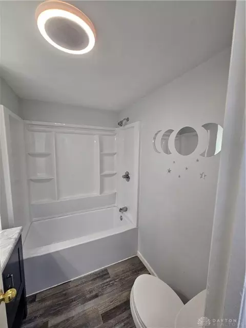 Bath - 5070 Glenmina Dr, Dayton, OH 45440 photo 1 of 3