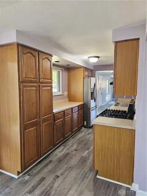 Kitchen - 5070 Glenmina Dr, Dayton, OH 45440 photo 2 of 2