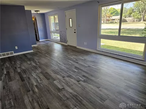 Living - 5070 Glenmina Dr, Dayton, OH 45440 photo 1 of 4