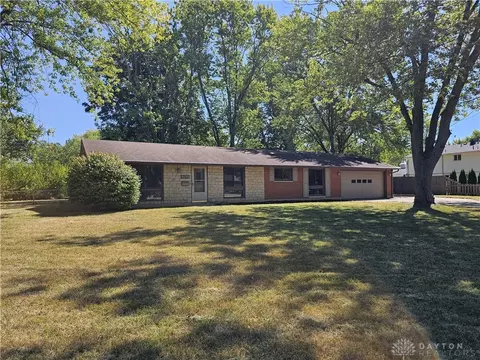 Exterior - 5070 Glenmina Dr, Dayton, OH 45440 photo 3 of 9