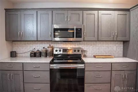 4168 Midfield St, Springfield, OH 45503 photo 6