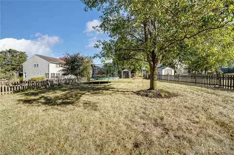 Exterior - 25 E Long Meadow Dr, Springboro, OH 45066 photo 9 of 10