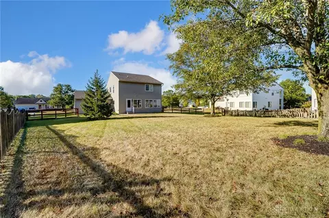 Exterior - 25 E Long Meadow Dr, Springboro, OH 45066 photo 10 of 10