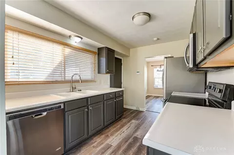 Kitchen - 25 E Long Meadow Dr, Springboro, OH 45066 photo 1 of 4