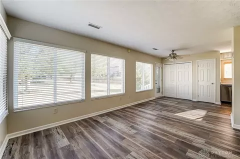 Living - 25 E Long Meadow Dr, Springboro, OH 45066 photo 5 of 7