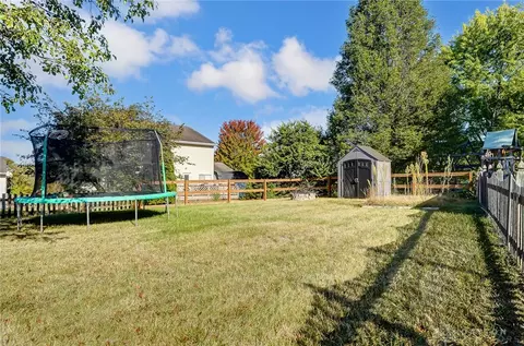 Exterior - 25 E Long Meadow Dr, Springboro, OH 45066 photo 8 of 10