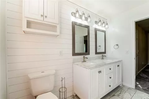 Bath - 25 E Long Meadow Dr, Springboro, OH 45066 photo 5 of 6
