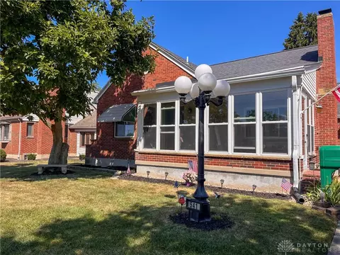 541 E Stroop Rd, Kettering, OH 45429 photo 2