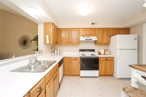 Kitchen - 3997 Maplefield Ct #D, Cincinnati, OH 45255 photo 1 of 5