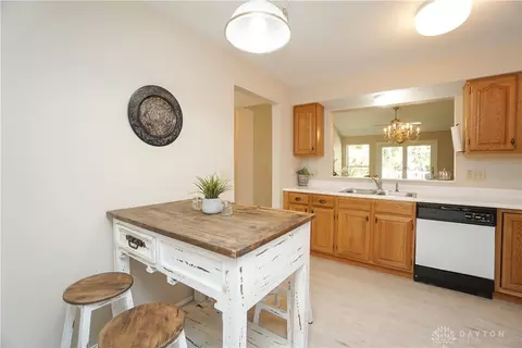Kitchen - 3997 Maplefield Ct #D, Cincinnati, OH 45255 photo 5 of 5