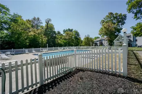 Exterior - 3997 Maplefield Ct #D, Cincinnati, OH 45255 photo 3 of 3