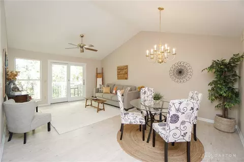 Dining - 3997 Maplefield Ct #D, Cincinnati, OH 45255 photo 2 of 3