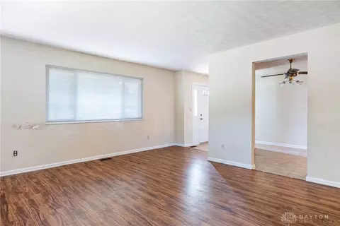 Living - 517 E 4th St, Franklin, OH 45005 photo 3 of 3