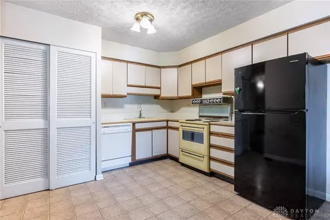 Kitchen - 517 E 4th St, Franklin, OH 45005 photo 1 of 1